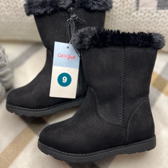 Cat & Jack Toddler Girls' Leah Winter Shearling Black Boots. Size 9 - Picture 5 of 9